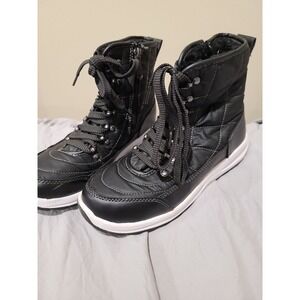 Weatherproof Women Size 7 Black boots with side zip and lace up tie